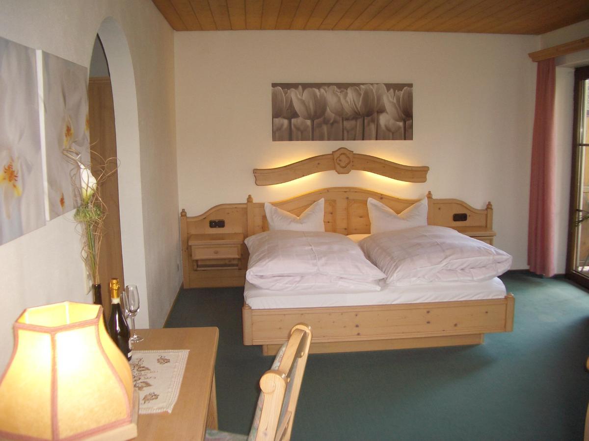 Hotel Bergblick Warmensteinach Bagian luar foto