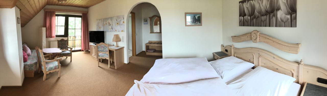 Hotel Bergblick Warmensteinach Bagian luar foto
