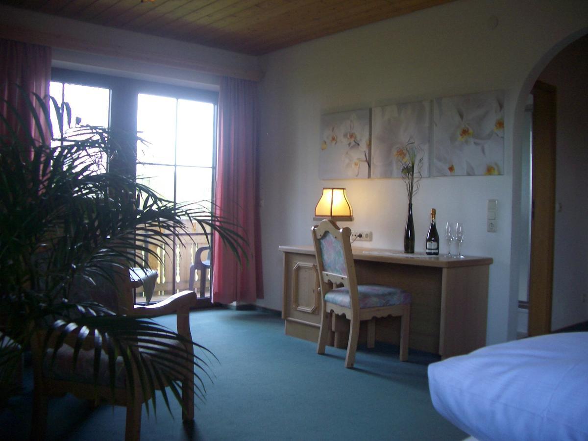 Hotel Bergblick Warmensteinach Bagian luar foto