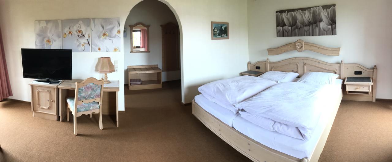 Hotel Bergblick Warmensteinach Bagian luar foto